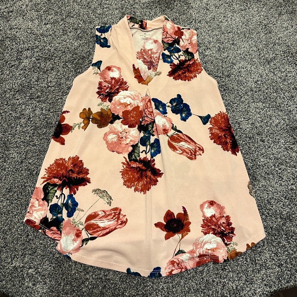 XS light pink floral tank for work